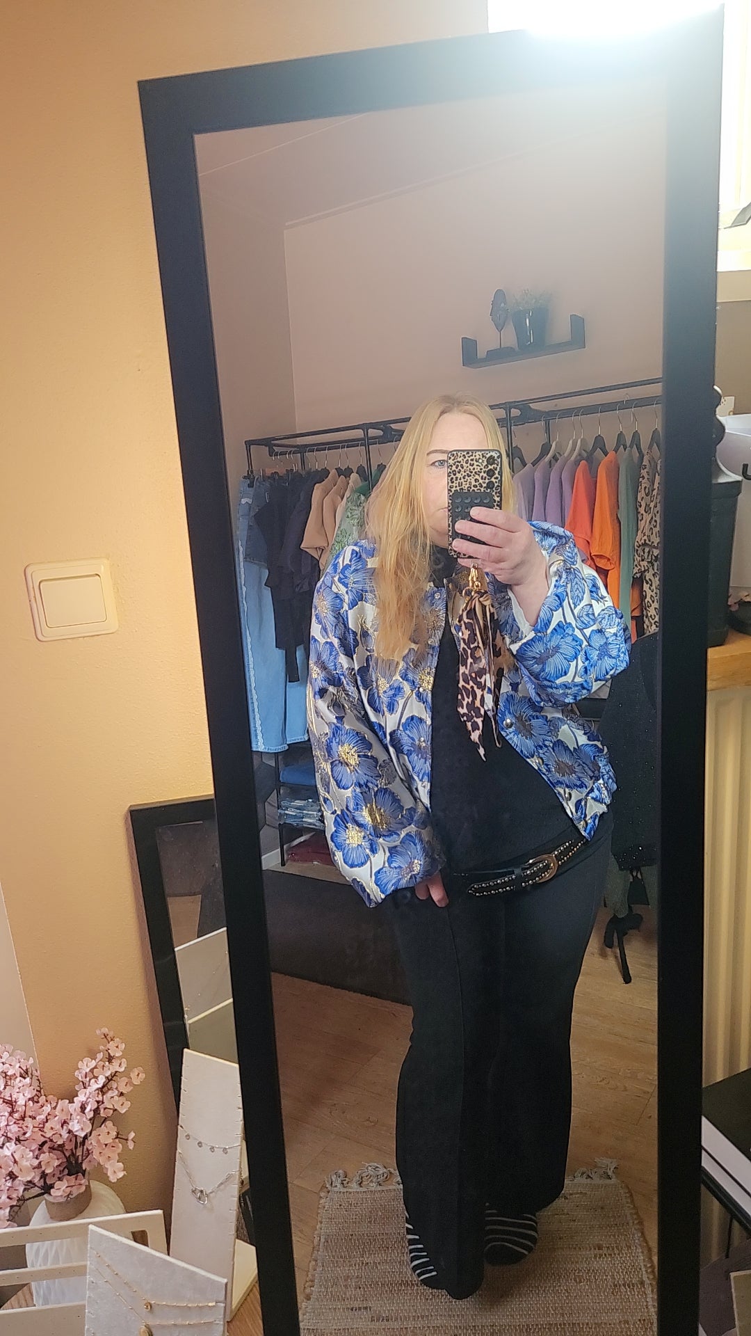 Bomber jacket flower