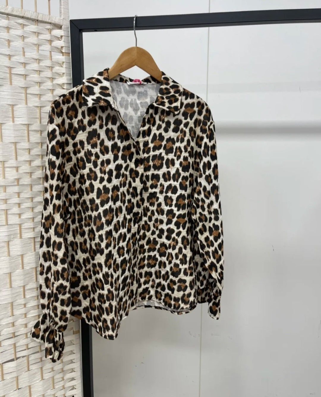 Panterblouse met rufflemouw