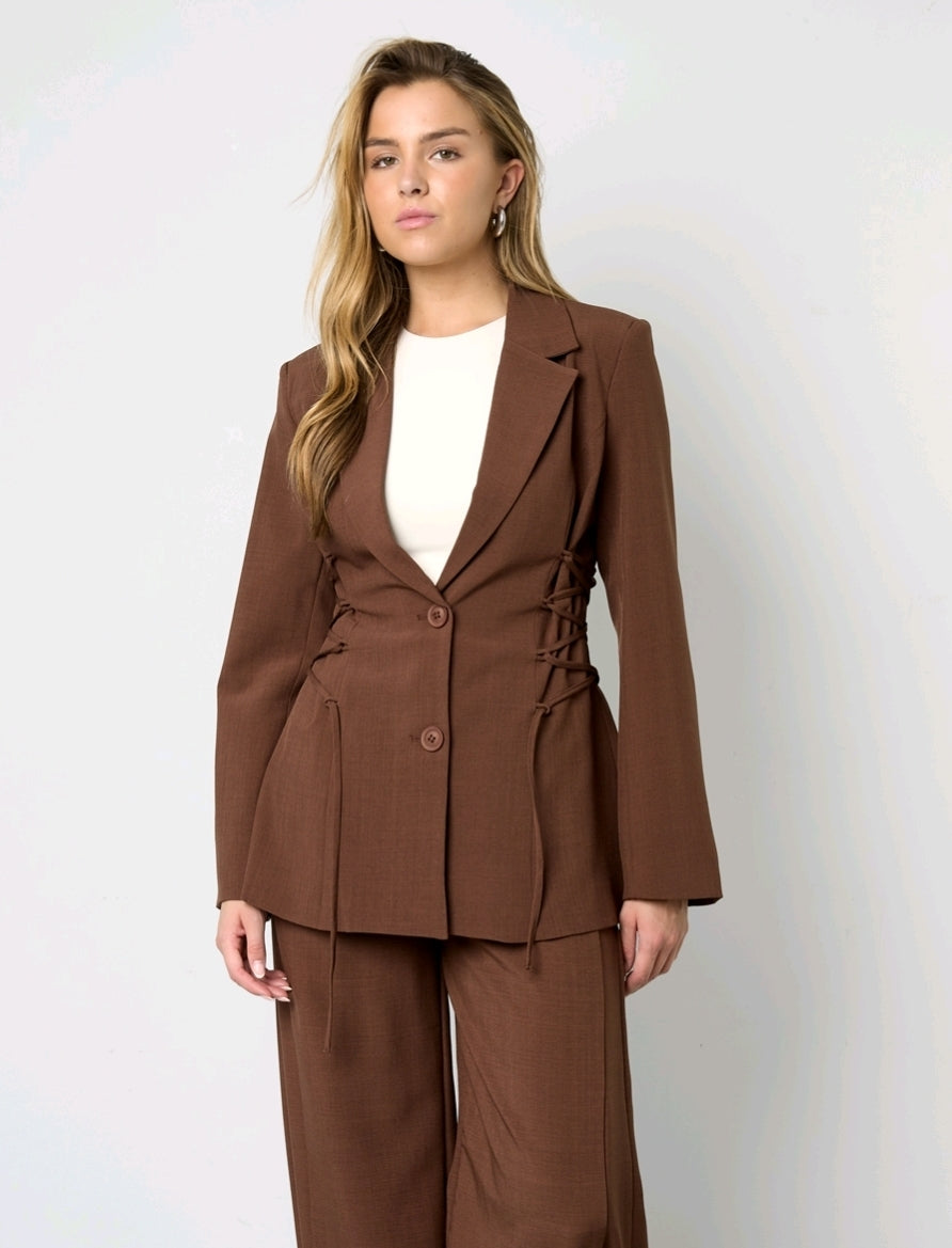 Getailleerde Blazer met vetersluiting | brown