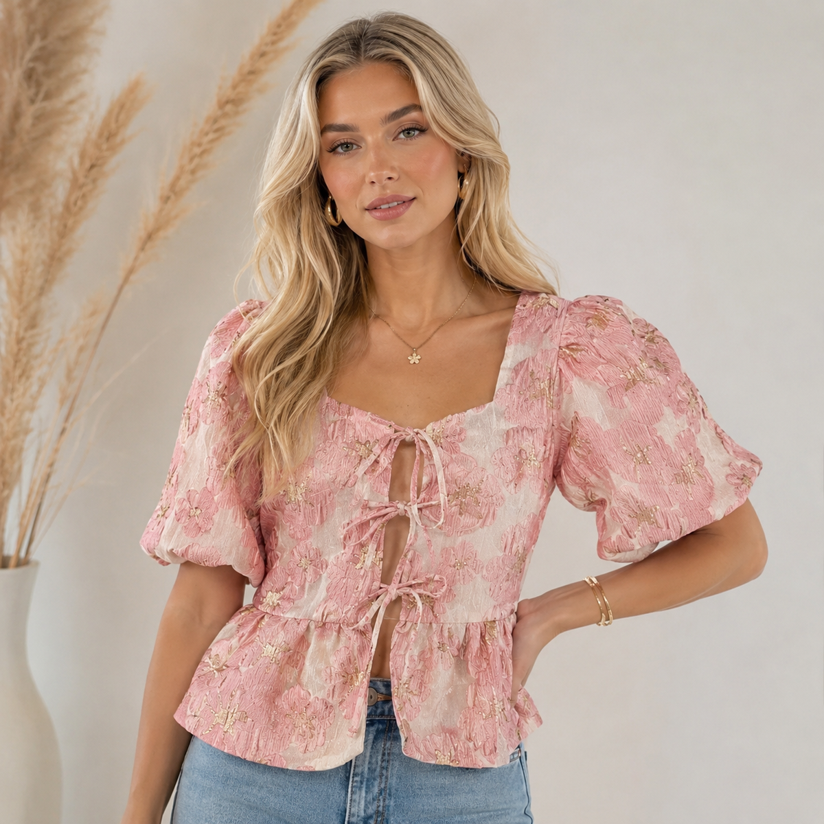 Puff Strik Flower Top – Dames Top met Bloemenprint & Gouden Details